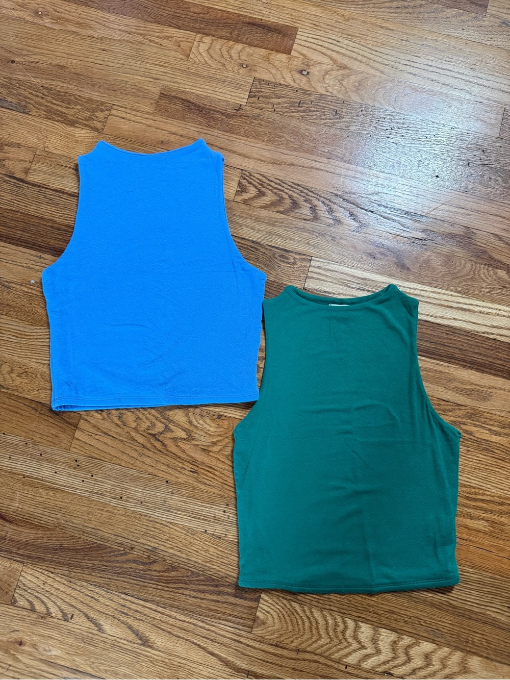 Women’s tank top duo